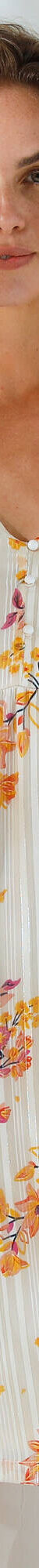 Robe courte imprimé floral, voile fils brillants (écru / rose) Robe courte imprimé floral, voile fils brillants (écru / rose)